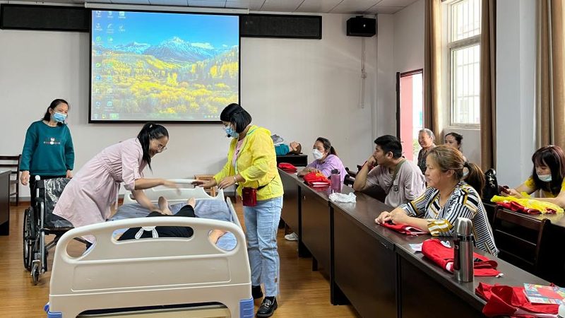 农村互助养老照护模式：探析其优缺点